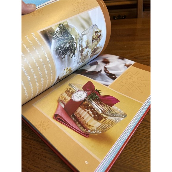 Lot of 3 Better Homes And Gardens Christmas From The Heart Crafts Cookbooks More - Picture 11 of 11